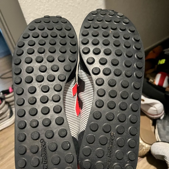 New Balance - Picture 4 of 5